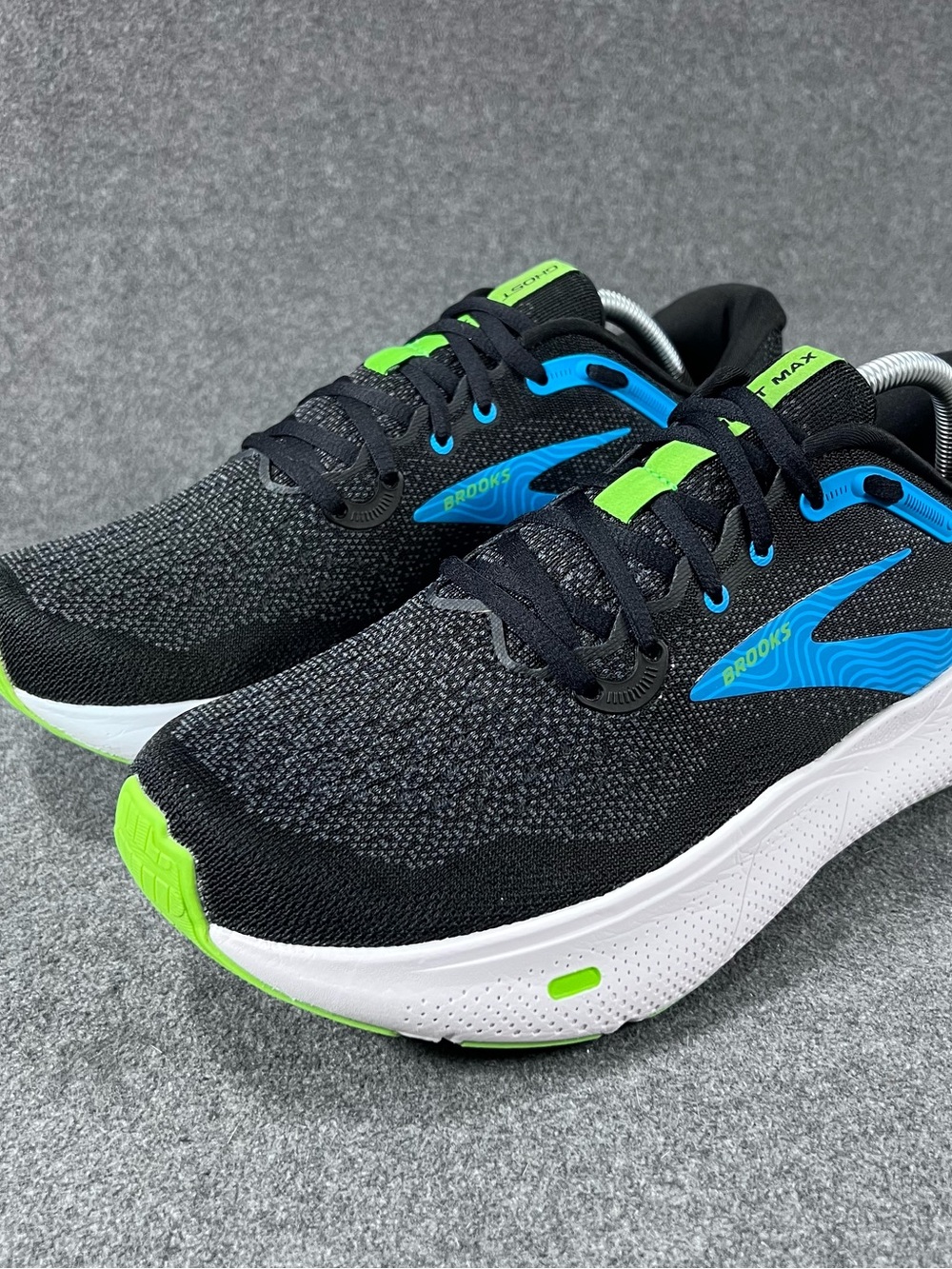 Brooks Ghost Max Running Shoes Black/Atomic Blue/Jasmine Mens Size 10 D Athletic